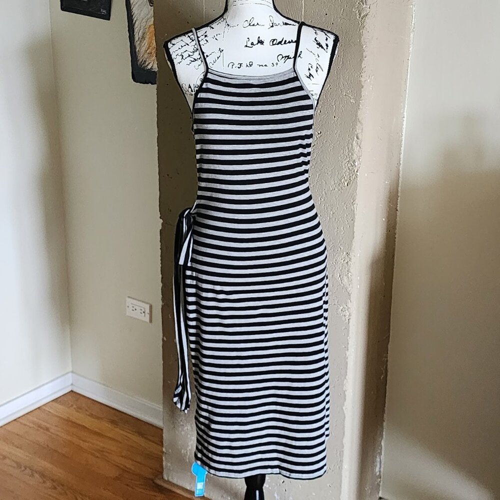 Cupshe Black & Gray Striped Sleeveless Dress with Tie Waist NWT - Picture 2 of 7